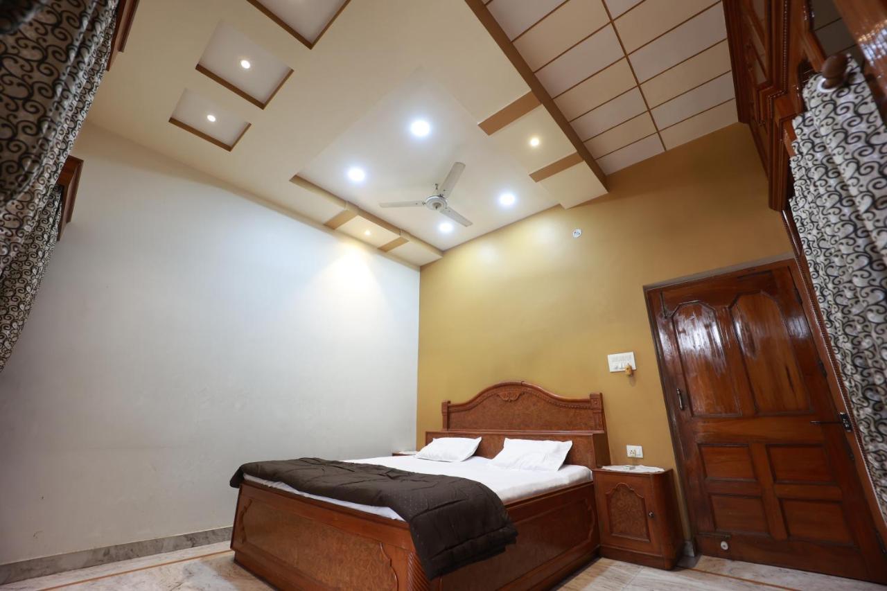 Kapoor Sahab Homestay : It'S A Home Away From Home. Varanasi Exteriör bild