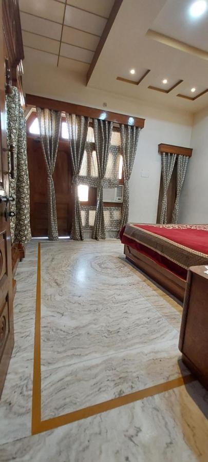 Kapoor Sahab Homestay : It'S A Home Away From Home. Varanasi Exteriör bild